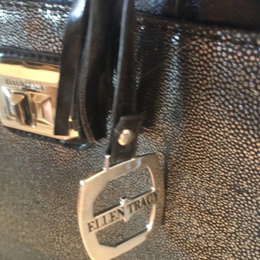 New ELLEN TRACY BLACK HANDBAG - Picture 2 of 9